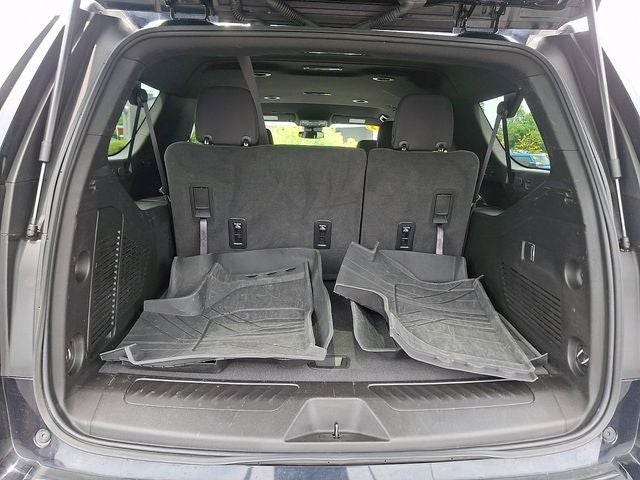 2023 Chevrolet Suburban LS