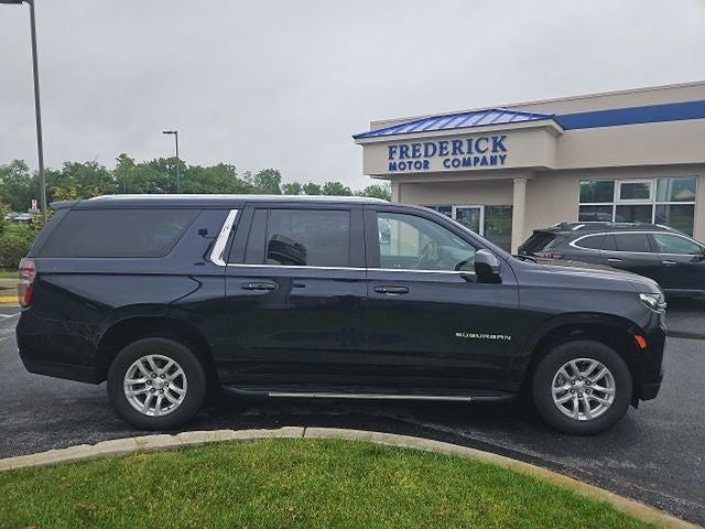 2023 Chevrolet Suburban LS