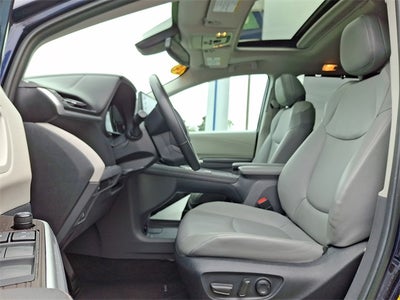 2024 Toyota Sienna XLE 8 Passenger