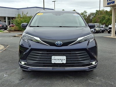 2024 Toyota Sienna XLE 8 Passenger
