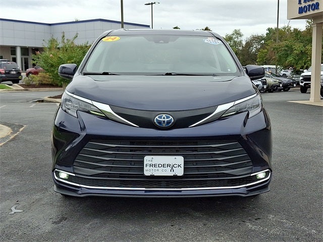 2024 Toyota Sienna XLE 8 Passenger