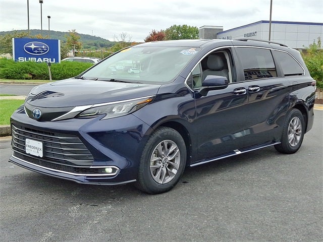 2024 Toyota Sienna XLE 8 Passenger