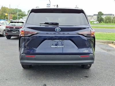 2024 Toyota Sienna XLE 8 Passenger