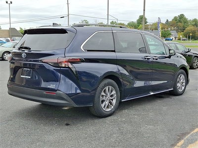 2024 Toyota Sienna XLE 8 Passenger