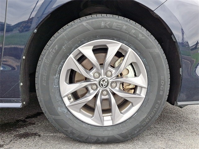 2024 Toyota Sienna XLE 8 Passenger