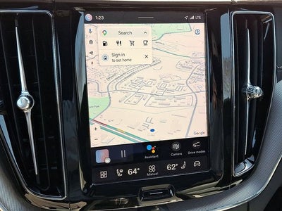 2022 Volvo XC60 B6 R-Design