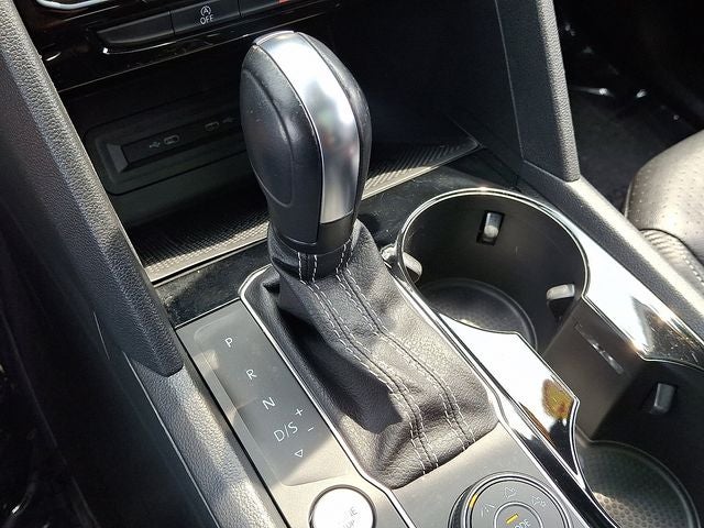 2022 Volkswagen Atlas Cross Sport 2.0T SEL R-Line