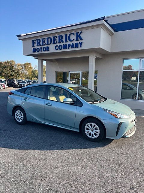 2019 Toyota Prius LE